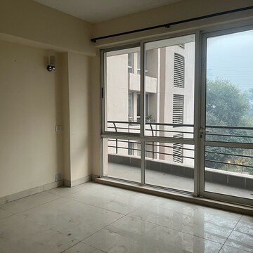 Room in 3 BHK Apartment at Unitech Escape, Rosewood City – for Rent