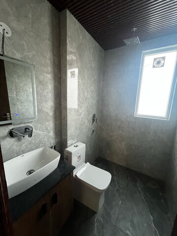 Bathroom in 1 BHK Builder Floor at Sector 57 – for Rent