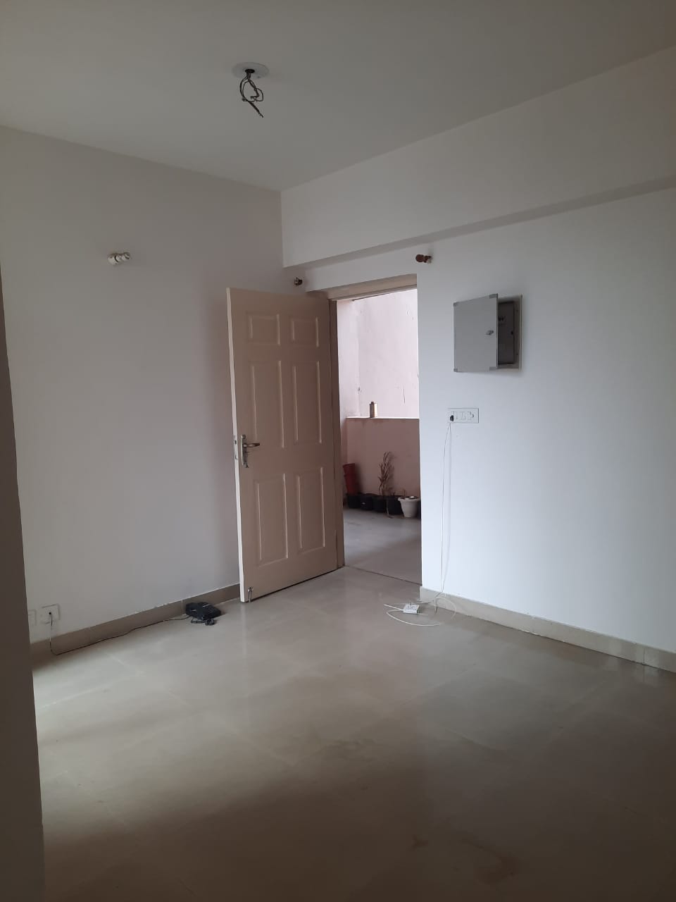 2 BHK + Extra Room Apartment For Rent in Supertech Cape Town