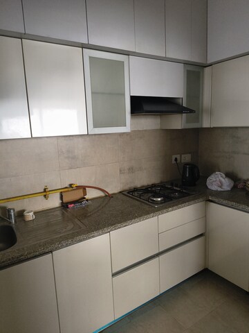 Furnished Amenities in 3 BHK Apartment at Mapsko Mount Ville, Sector 79 – for Rent