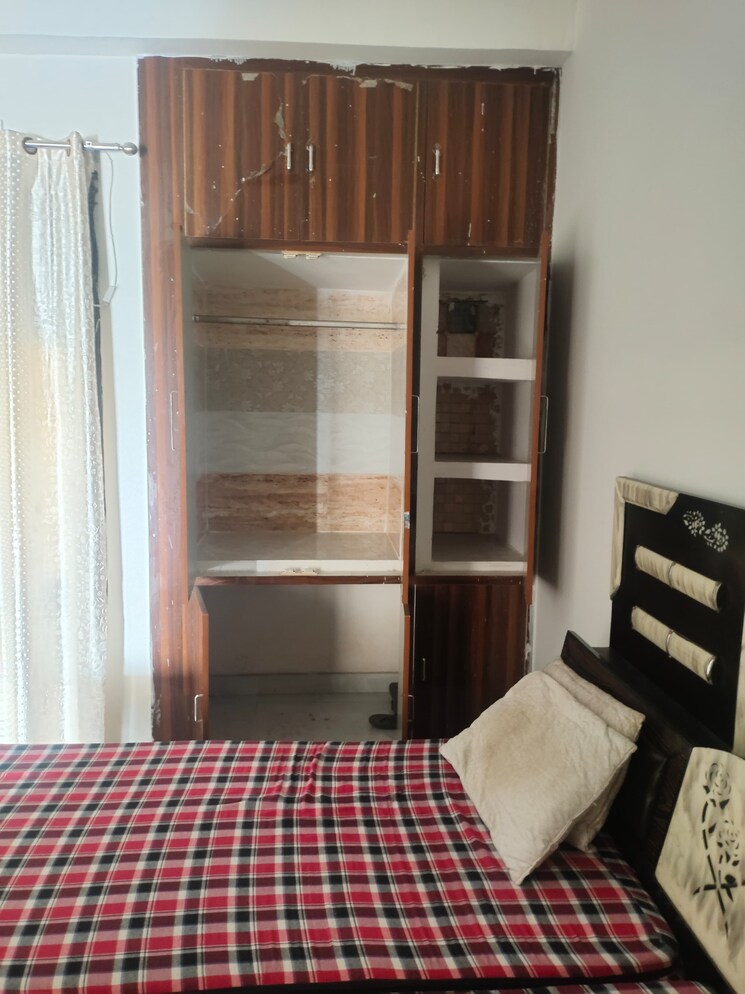 Room, alpha ii greater noida 1 Bedroom 600 Sq.Ft. Builder Floor In Alpha Ii Greater Noida Greater Noida 9832864