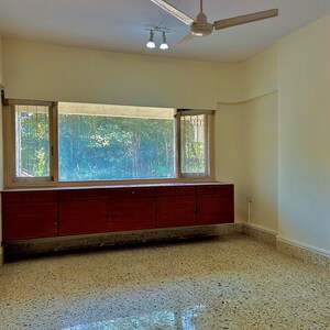 Room in 2 BHK Apartment at Cumbala Hill – for Sale
