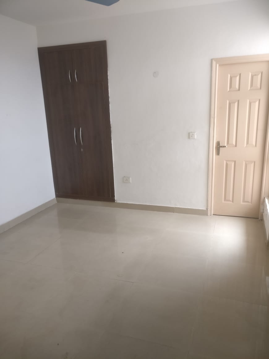 2 BHK + Extra Room Apartment For Rent in Supertech Cape Town