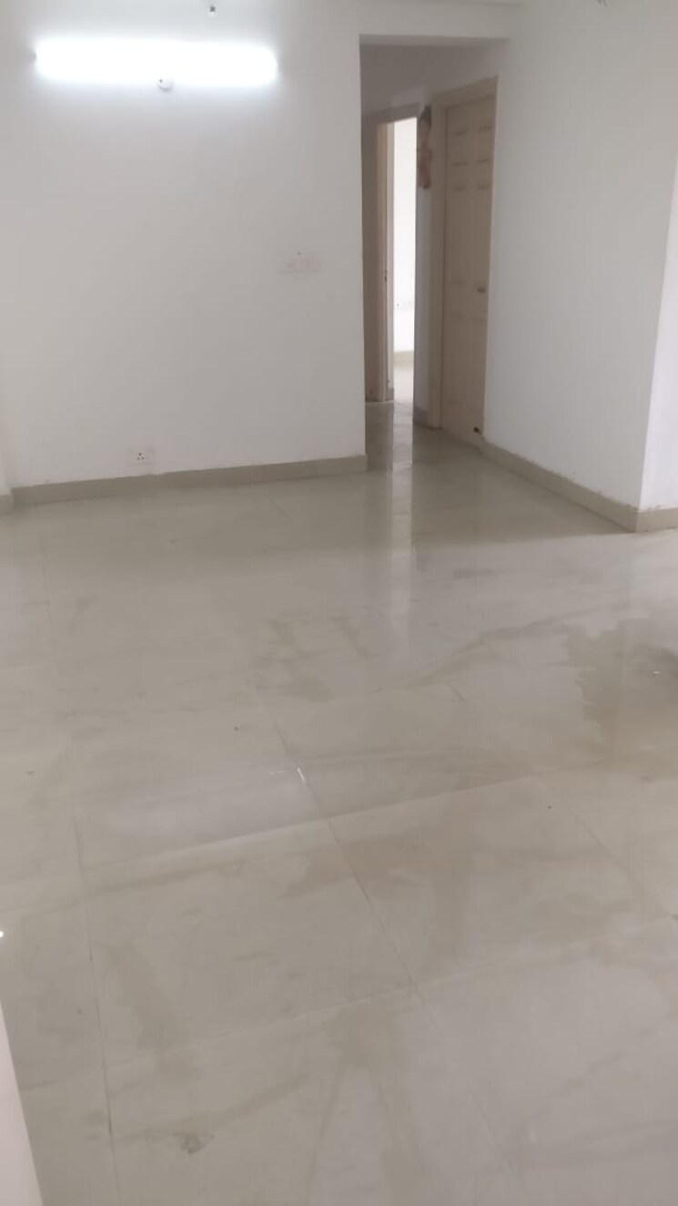 Room, supertech-cape-town 2 Bedroom 1082 Sq.Ft. Apartment In Sector 74 Noida 9832878