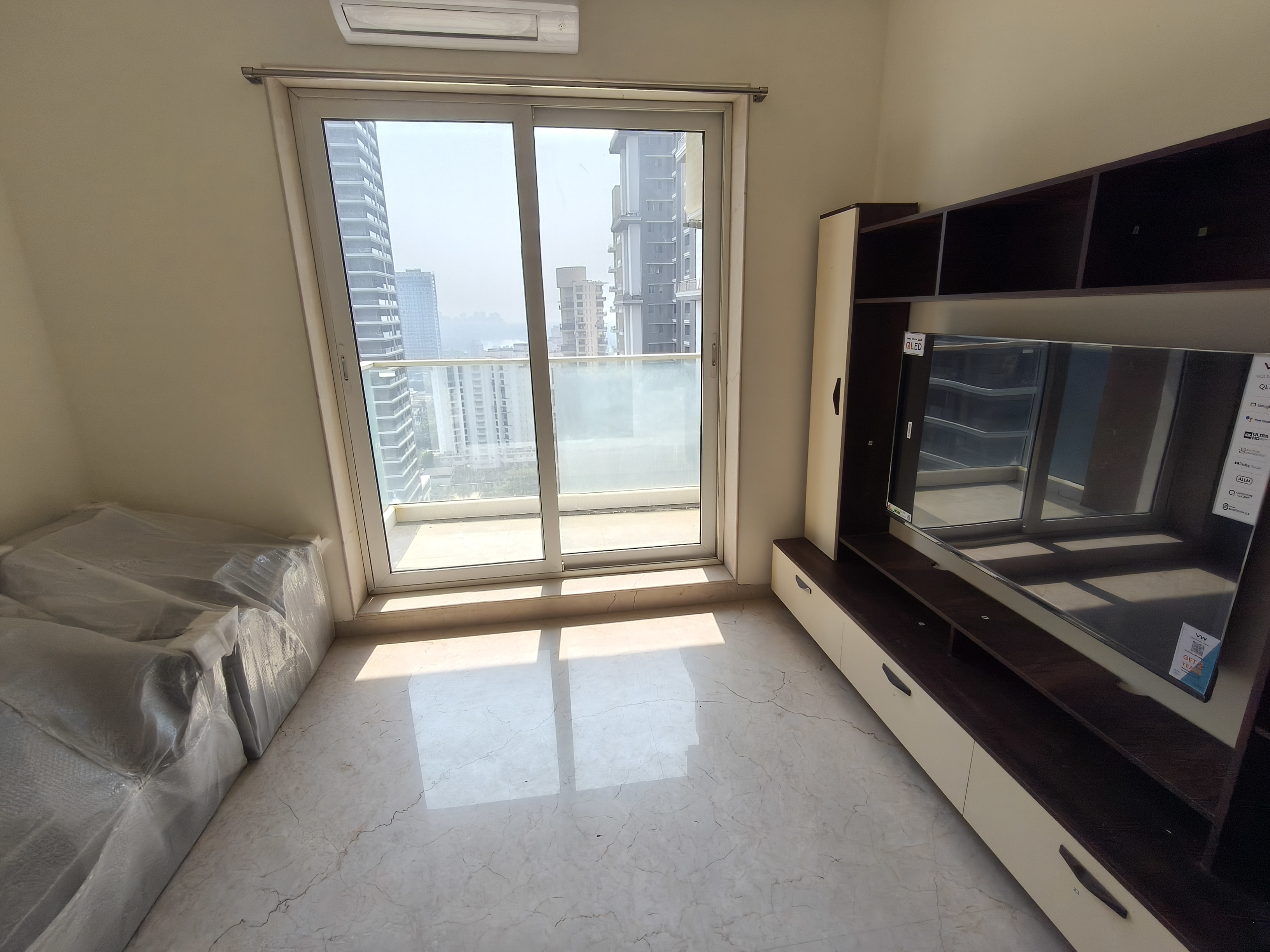 5 BHK 4000 Sq.Ft. Penthouse in Galaxy Aura