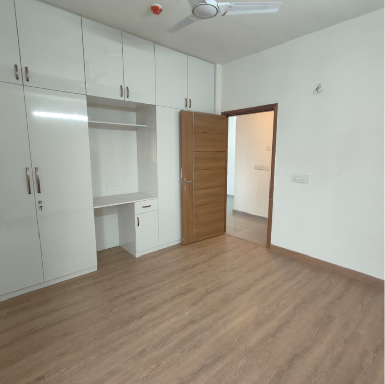 Room, tulip-yellow 3 Bedroom 1704 Sq.Ft. Apartment In Sector 69 Gurgaon 9833092