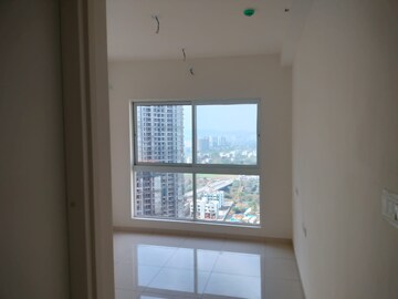 Room in 2 BHK Apartment at Godrej Green Vistas, Mahalunge – for Rent