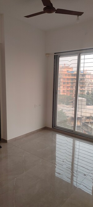 Room in 2 BHK Apartment at Konark Zen Gardens, Kandivali West – for Rent