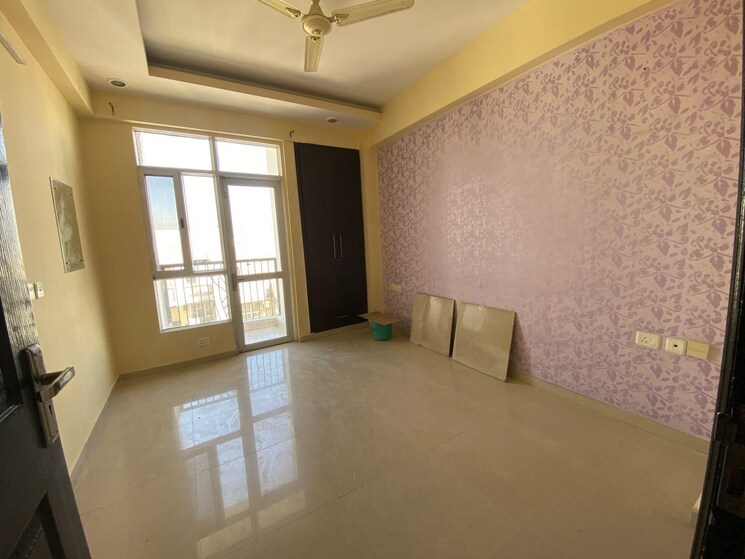 Room, prateek-wisteria 3 Bedroom 1560 Sq.Ft. Apartment In Sector 77 Noida 9833189