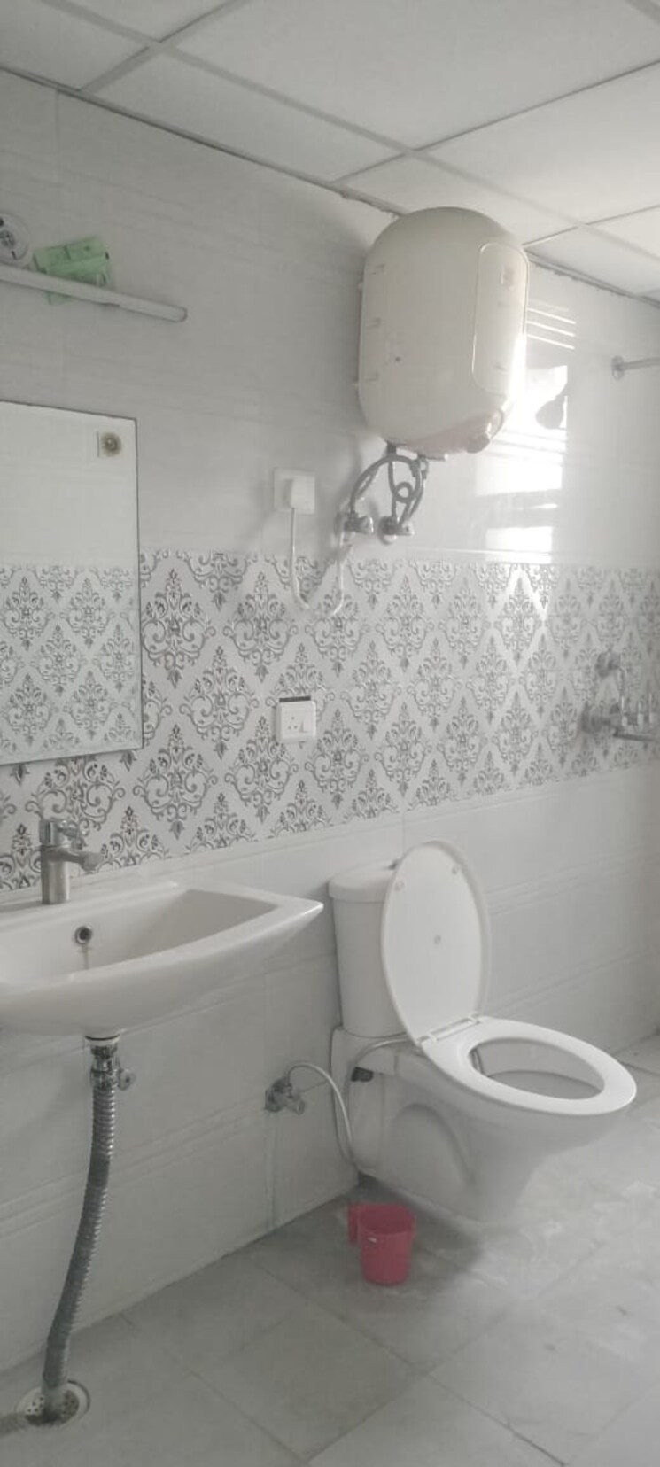 Bathroom, charms-castle 3.5 Bedroom 1850 Sq.Ft. Apartment In Raj Nagar Extension Ghaziabad 9833331