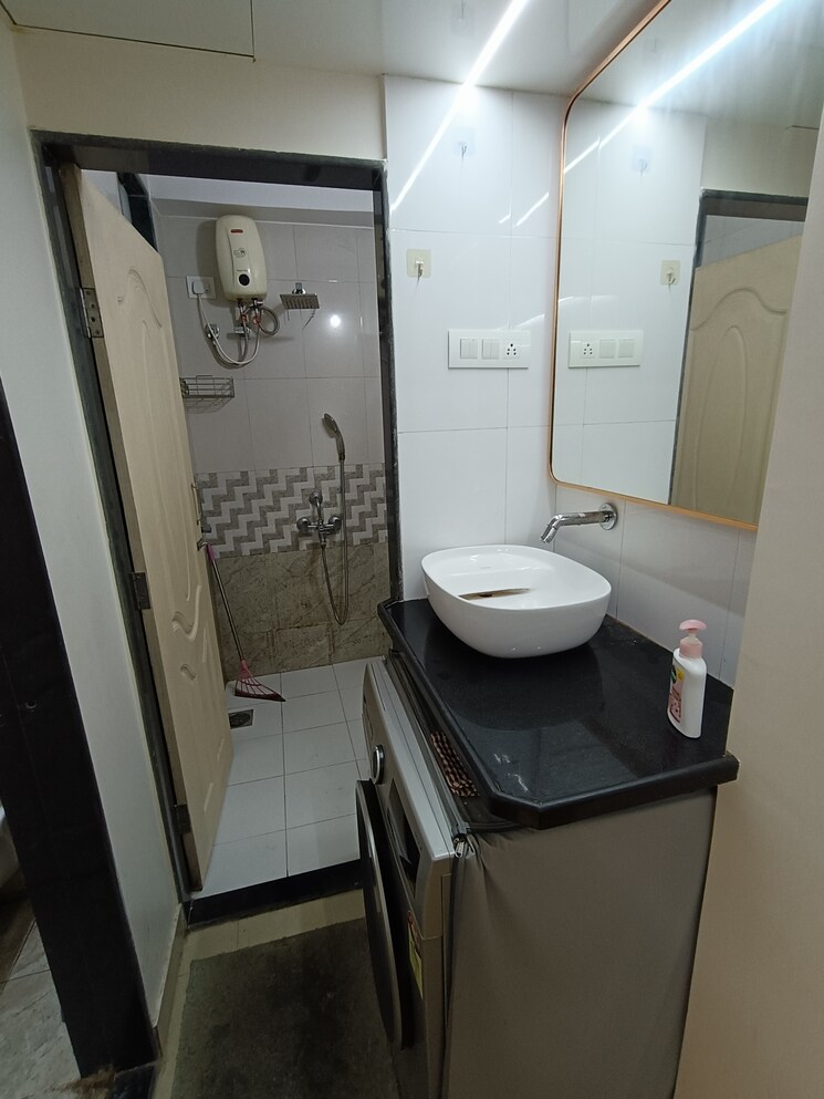 Bathroom, goregaon-west-view-chs 1 Bedroom 330 Sq.Ft. Apartment In Goregaon West Mumbai 9833568