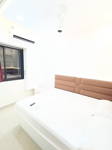 Room in 1 BHK Apartment at Goregaon West View CHS, Goregaon West – for Rent