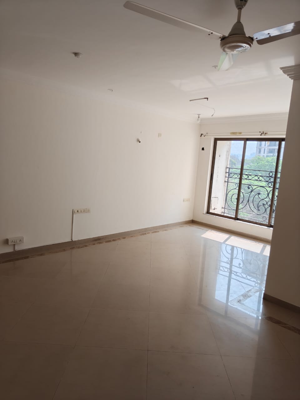 Bedroom in 2.5 BHK Apartment at Raheja Acropolis, Deonar – for Rent