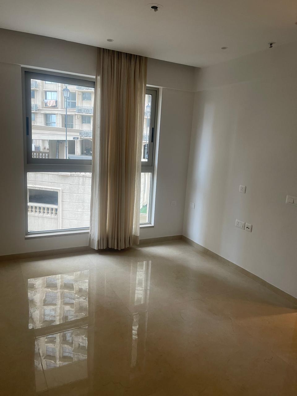 1 BHK Apartment For Rent in Hiranandani Regent Hill