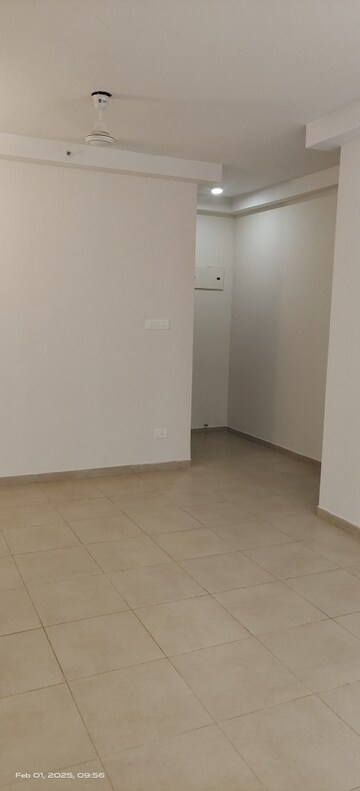 Room in 2.5 BHK Apartment at Bhartiya Nikoo Homes, Thanisandra Main Road – for Rent