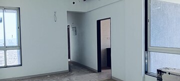 Room in 2 BHK Apartment at Omkar Signet, Malad East – for Rent