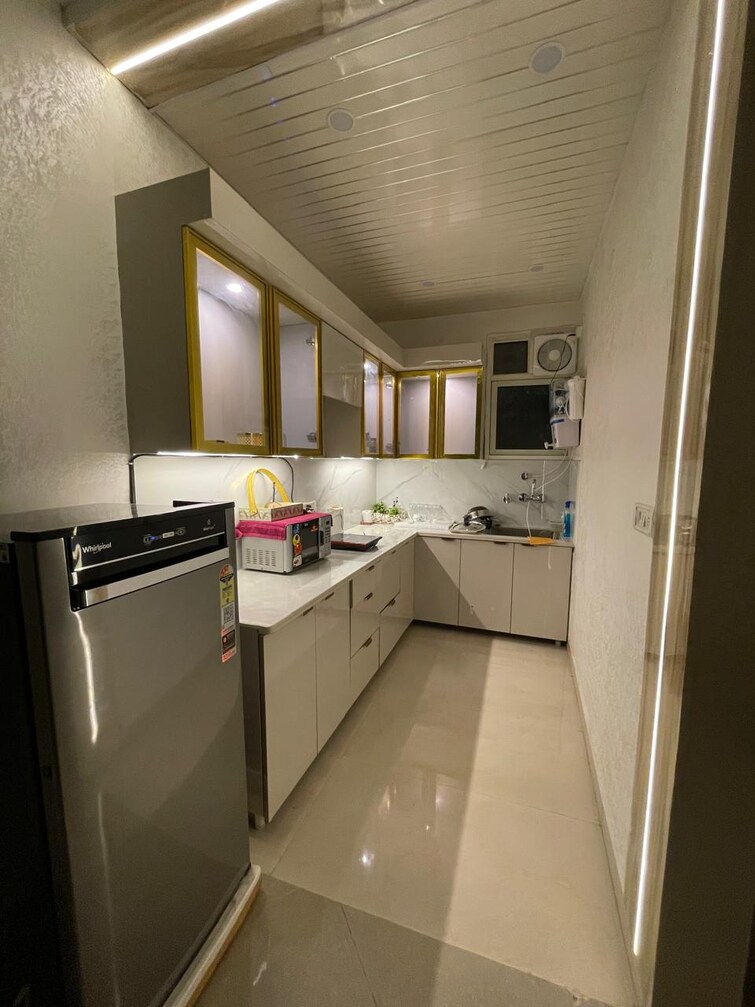 Kitchen, shakti khand 3 Bedroom 1250 Sq.Ft. Builder Floor In Shakti Khand Ghaziabad 9834185