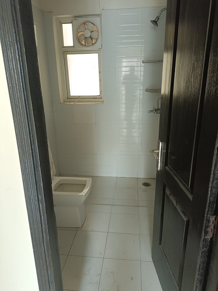 Bathroom, aims-golf-avenue-ii 2 Bedroom 930 Sq.Ft. Apartment In Sector 75 Noida 9834211
