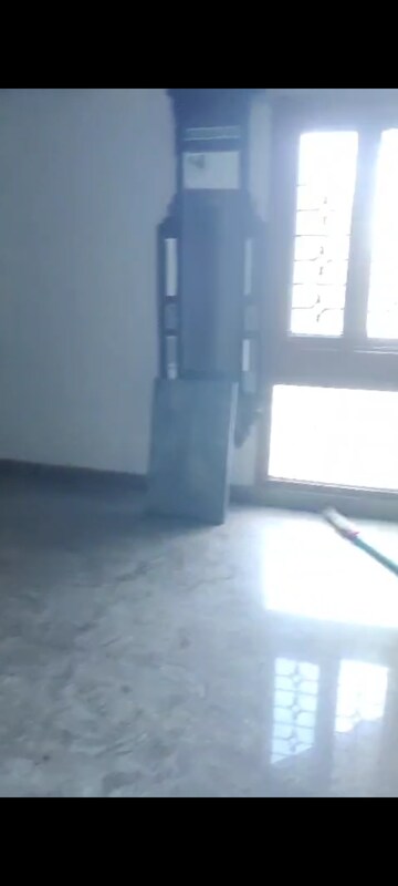 Room in 3.5 BHK Villa at Sector 28 – for Rent