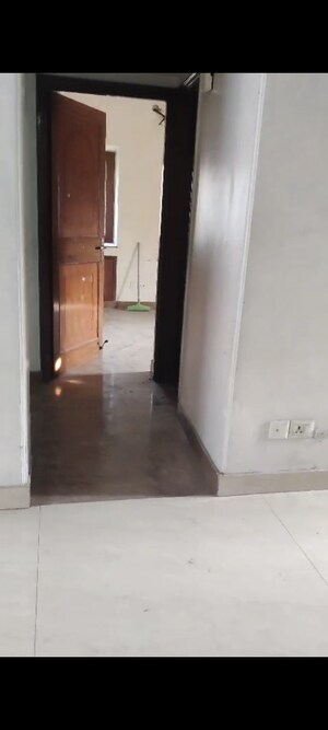 Building Lobby in 3.5 BHK Villa at Sector 28 – for Rent