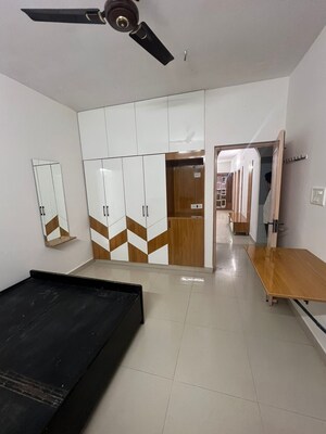 Room in 3 BHK Builder Floor at Hsr Layout – for Rent