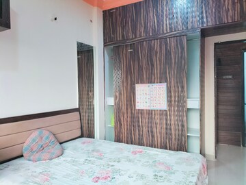 Room in 2 BHK Apartment at Raheja Heights Phase 2, Goregaon East – for Rent