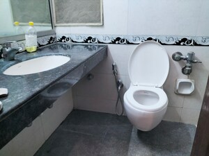 Bathroom in 2 BHK Apartment at Raheja Heights Phase 2, Goregaon East – for Rent