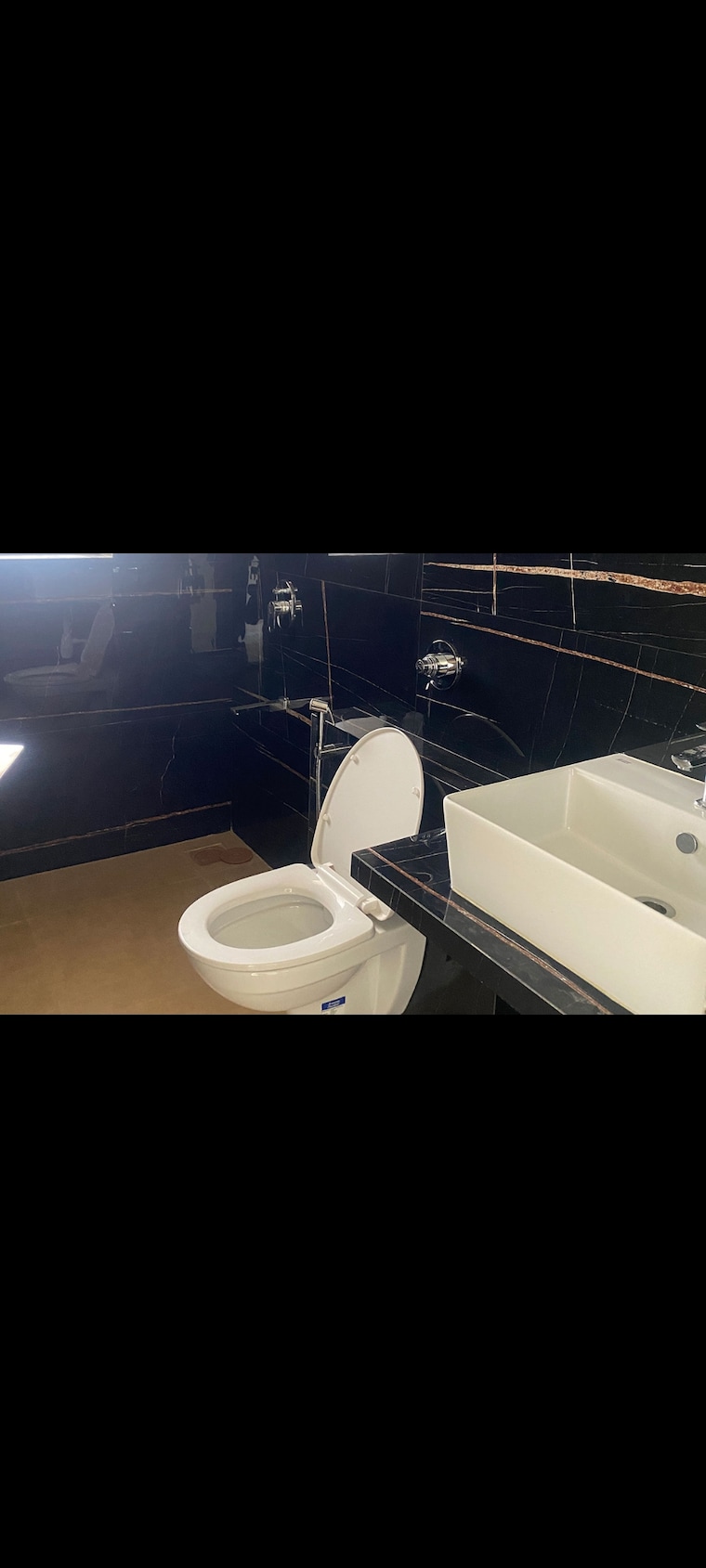 Bathroom, kandivali west Pg For Girls In Kandivali West 9834293