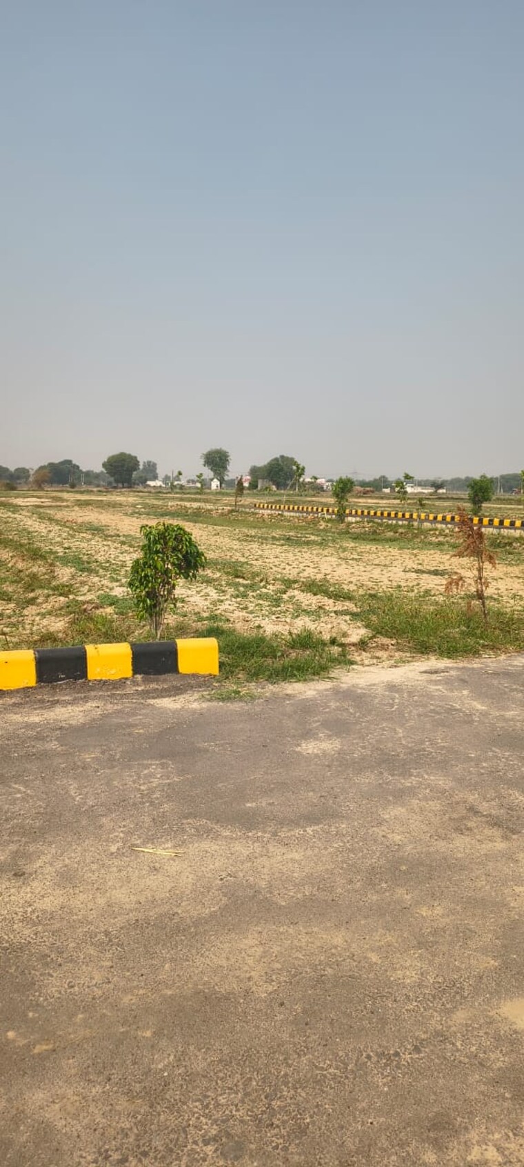 undefined, sector 17b yamuna expressway  100 Sq.Yd. Plot In Sector 17b Yamuna Expressway Greater Noida 9834345