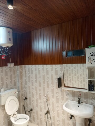 2 BHK Independent House For Rent in Sector 48