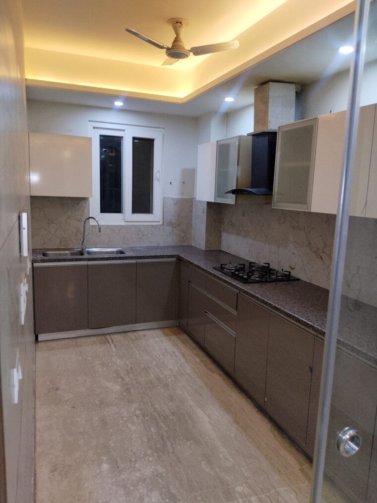 Kitchen, sushant-vyapaar-kendra 3 Bedroom 2050 Sq.Ft. Builder Floor In Sector 43 Gurgaon 9834420