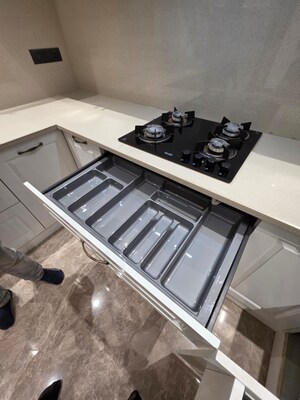 Balcony in 3 BHK Builder Floor at Sushant Vyapaar Kendra, Sector 43 – for Rent