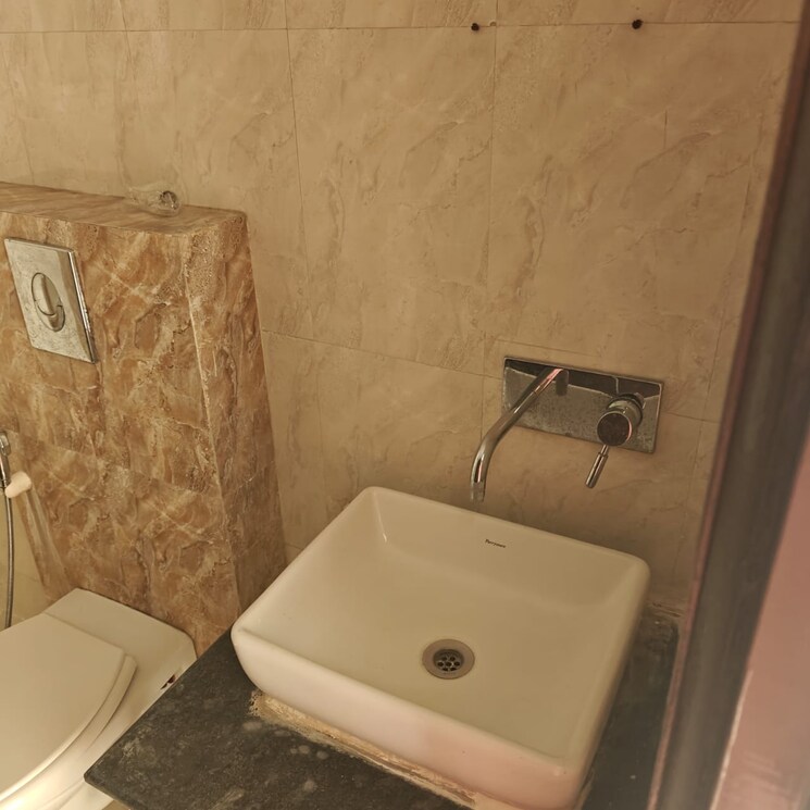 Bathroom, amrapali-royal 3 Bedroom 1800 Sq.Ft. Apartment In Vaibhav Khand Ghaziabad 9834418
