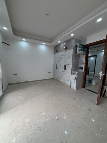 Room in 3 BHK Builder Floor at Sector 46 – for Rent