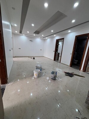 Master Bedroom in 3 BHK Builder Floor at Sector 46 – for Rent