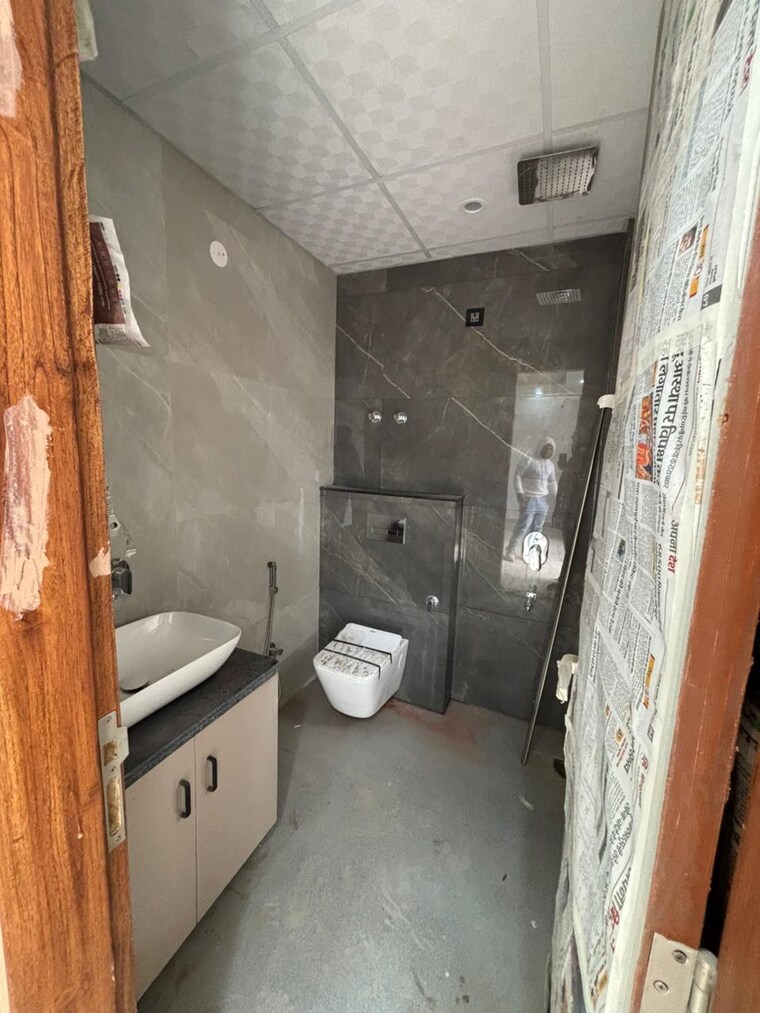 Bathroom, sector 46 3 Bedroom 2300 Sq.Ft. Builder Floor In Sector 46 Gurgaon 9834499