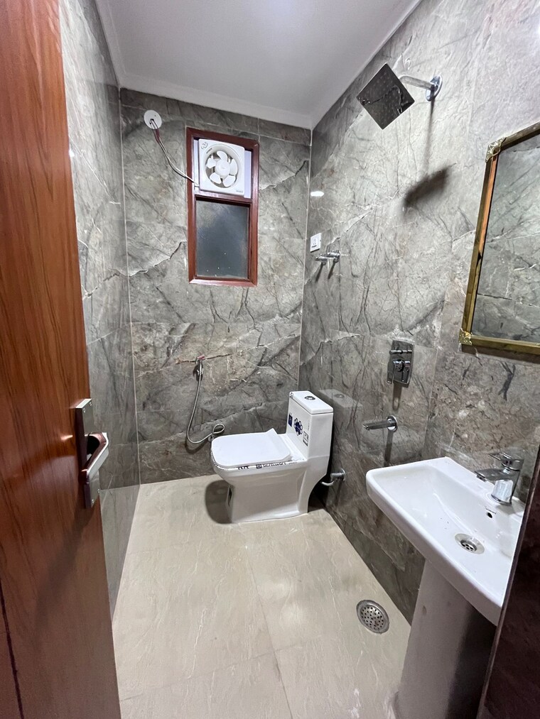 Bathroom, panchsheel vihar 2 Bedroom 1355 Sq.Ft. Builder Floor In Panchsheel Vihar Delhi 9835742