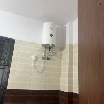 Bathroom in 2 BHK Builder Floor at Anamika Enclave, Prem Nagar 2 – for Rent