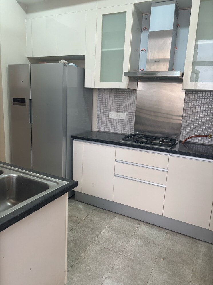 Kitchen, dlf-ultima-phase-ii 3 Bedroom 2100 Sq.Ft. Apartment In Sector 81 Gurgaon 9835574