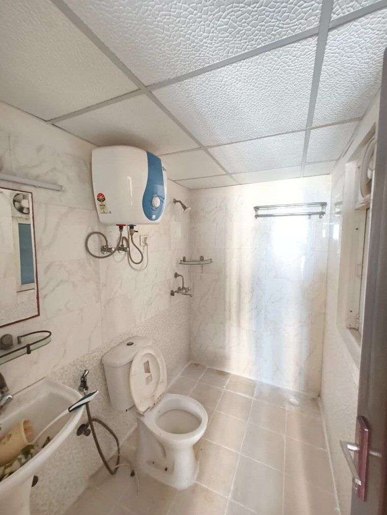 Bathroom, aims-golf-city 2 Bedroom 950 Sq.Ft. Apartment In Sector 75 Noida 9835927