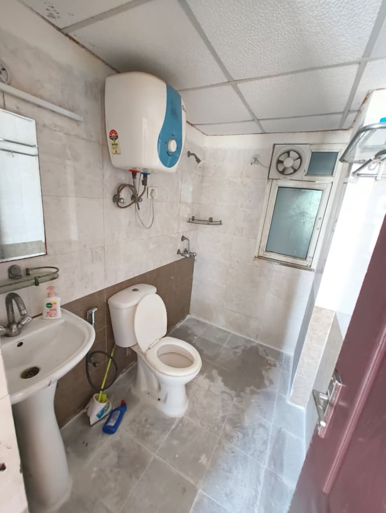 Bathroom, aims-golf-city 2 Bedroom 950 Sq.Ft. Apartment In Sector 75 Noida 9835927