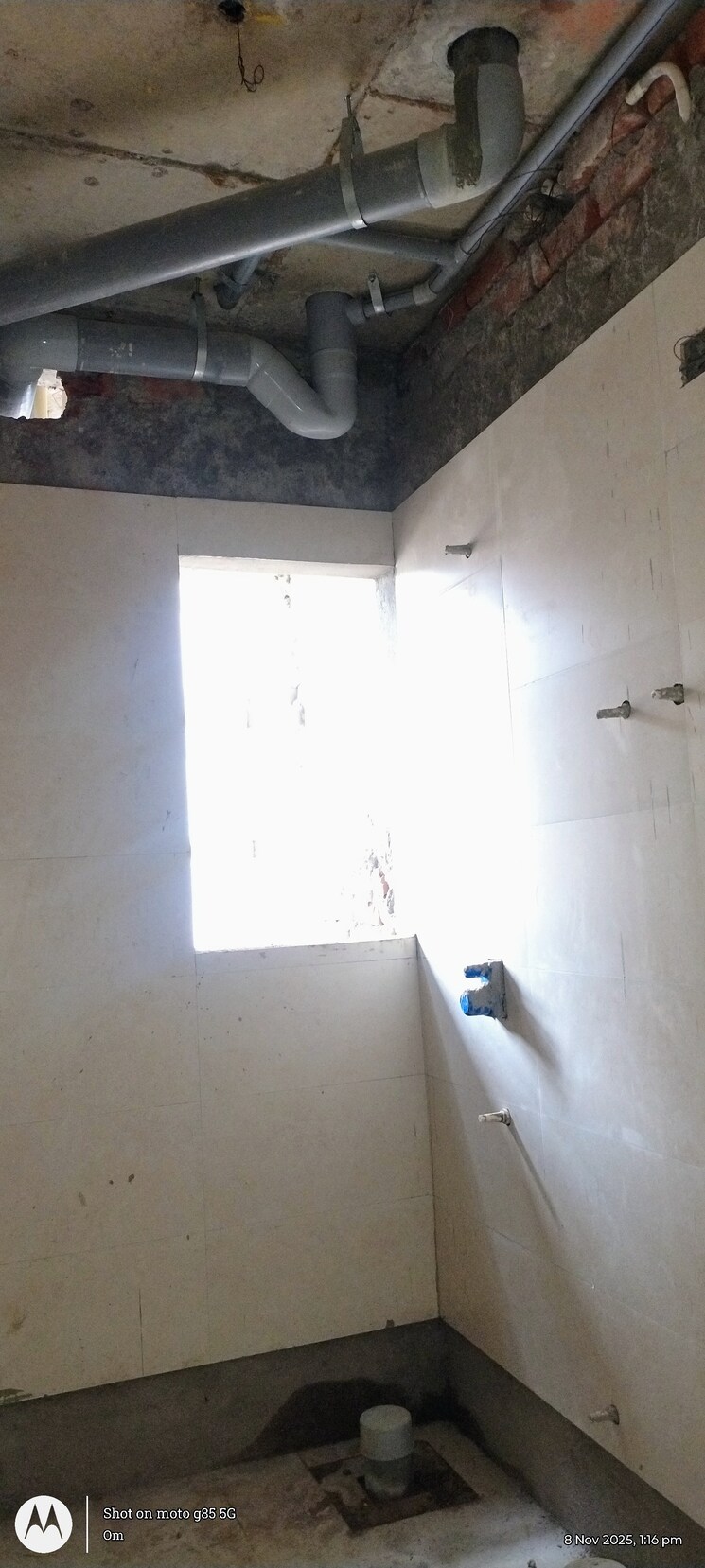 Bathroom, omaxe-grand-omaxe 2 Bedroom 1125 Sq.Ft. Apartment In Gomti Nagar Lucknow 9835952
