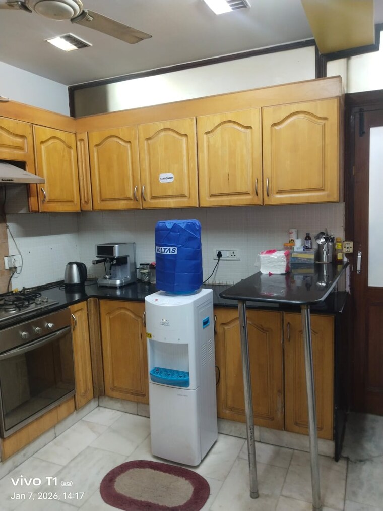 Kitchen, safdarjung enclave 3 Bedroom 560 Sq.Yd. Apartment In Safdarjung Enclave Delhi 9835973