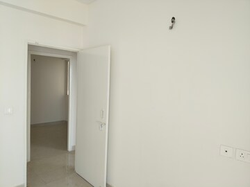 Room in 2.5 BHK Apartment at Signature Global Golf Greens, Sector 79 – for Sale