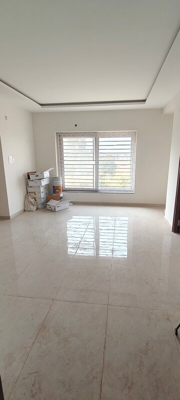 Room in 2 BHK Apartment at Kondapur – for Sale