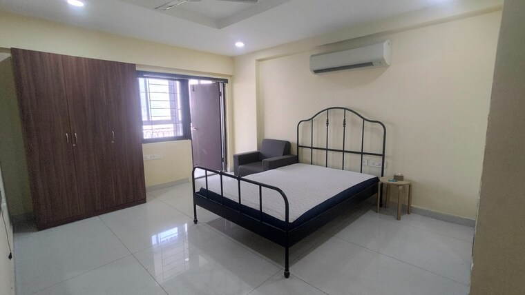 Living Room, mti-the-fountain-head 3 Bedroom 2760 Sq.Ft. Apartment In Gachibowli Hyderabad 9836004