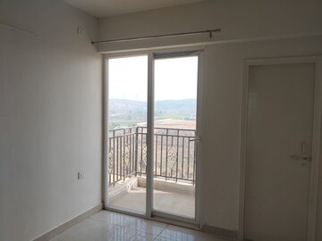 Room in 2.5 BHK Apartment at Signature Global Golf Greens, Sector 79 – for Sale