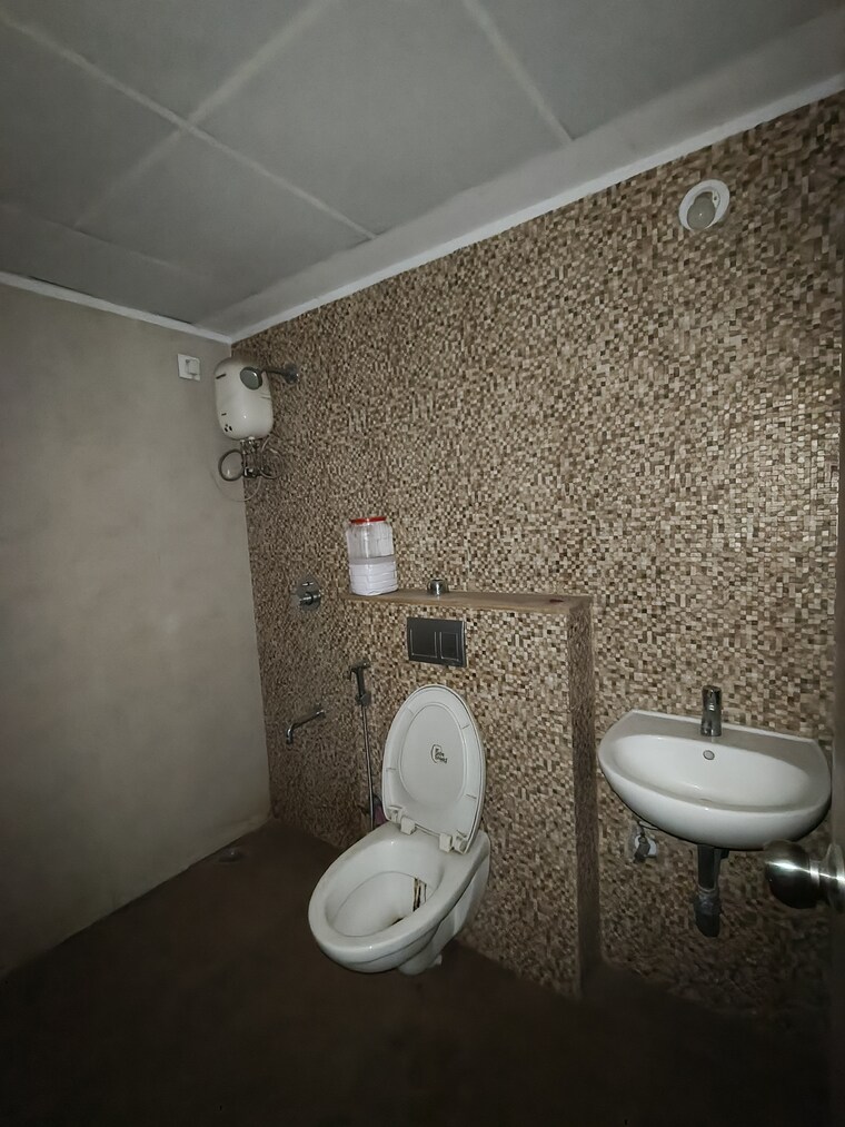 Bathroom, lodha-downtown 3 Bedroom 830 Sq.Ft. Apartment In Dombivli East Thane 9836153