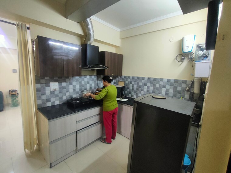 Kitchen, aamwala 2 Bedroom 925 Sq.Ft. Apartment In Aamwala Dehradun 9836241