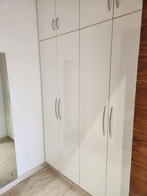 Building Lobby in 4 BHK Builder Floor at Unitech South City 1, South City 1 – for Rent